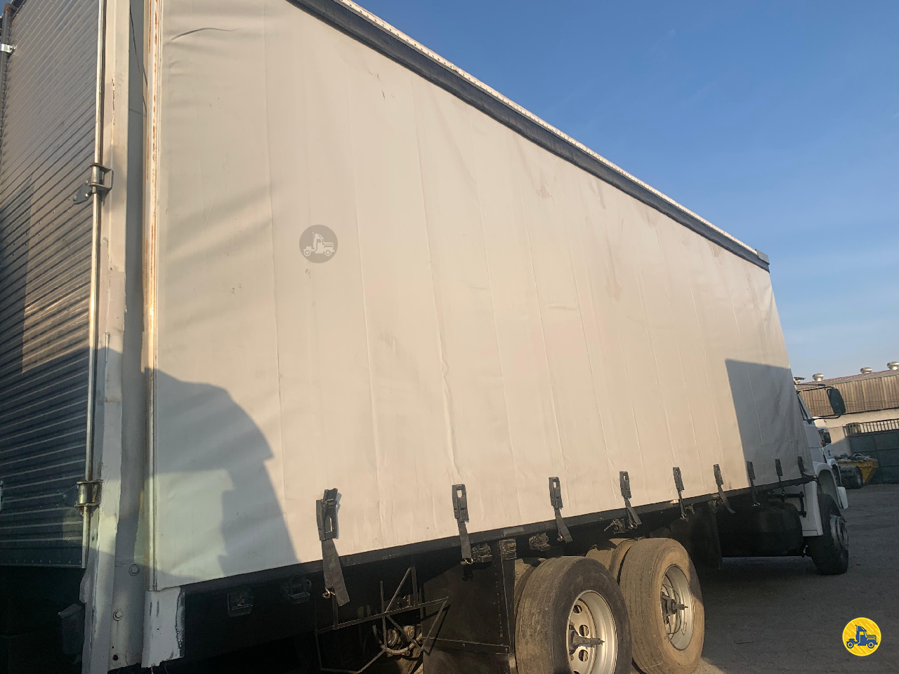 CARROCERIA SOBRE CHASSI  UTILITARIOS BAU SAIDER Mugen Caminhões GUARULHOS SÃO PAULO SP